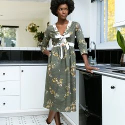 Onīrik īrik Carla Dress / Olive Floral Cotton -ANNA-KACI SHOP M00196044052102 944045633 scaled